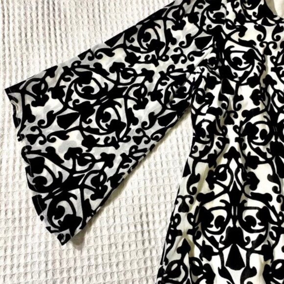 Alfani asymmetrical flocked flared sleeve damask pattern tunic. Women's XL - Picture 5 of 8